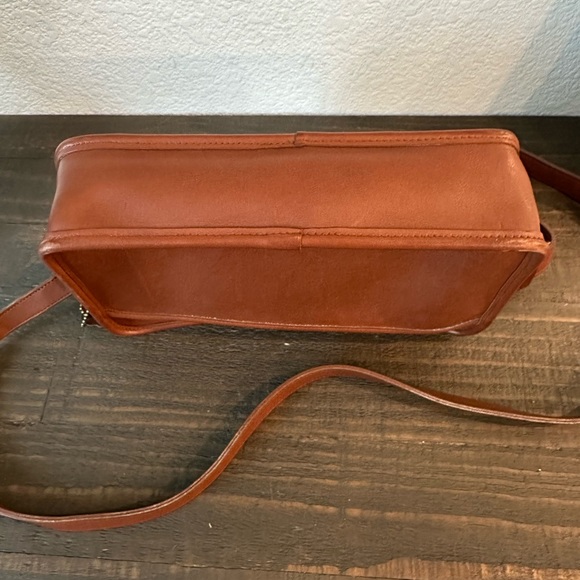 VINTAGE COACH (Re)LOVED - Picture 8 of 8